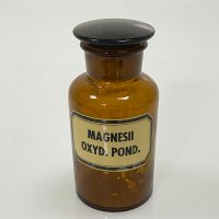 Bruine stopfles Magnesii Oxyd. Pond.