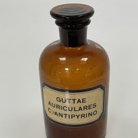 Bruine stopfles Guttae Auriculares C.antipyrino